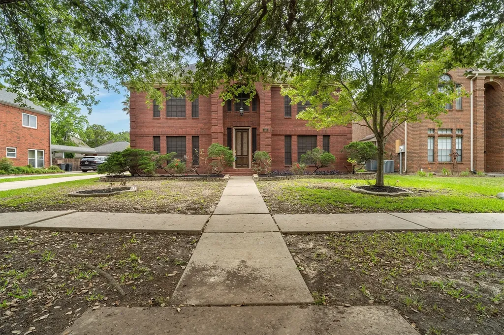 124 Lake Point Drive League City TX 77573