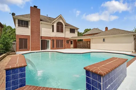 124 Lake Point Drive League City TX 77573