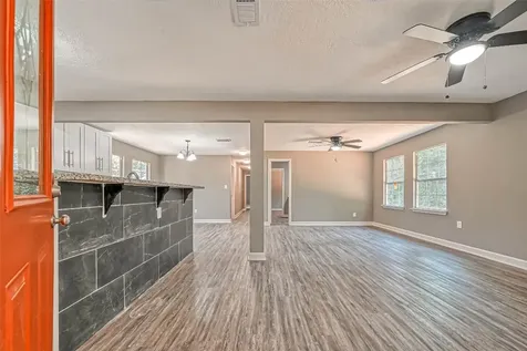 14572 Hasara Unit A And B Lane Willis TX 77378