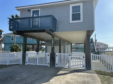 22813 Buena Street Galveston TX 77554