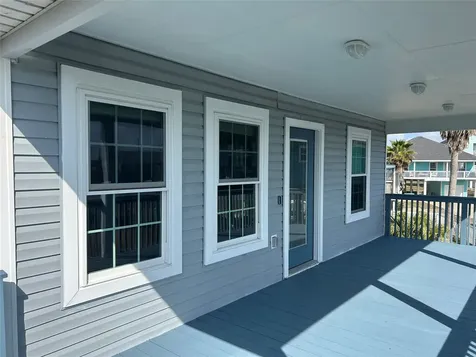 22813 Buena Street Galveston TX 77554