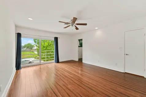 2321 Commonwealth Street Houston TX 77006