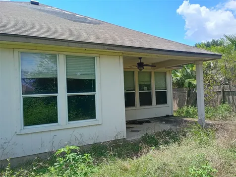 1684 Twin Cove Kyle TX 78640