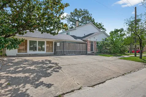 5722 Arncliffe Drive Houston TX 77088