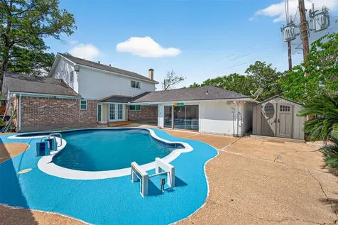 5722 Arncliffe Drive Houston TX 77088