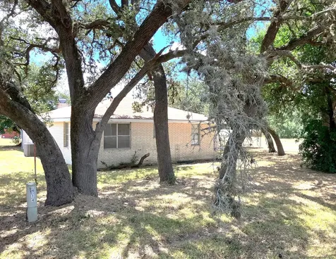 487 Us Highway 77a N Cuero TX 77954