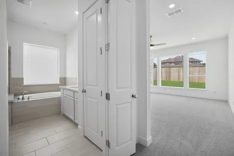 1677 Birch Lake Bend Friendswood TX 77546