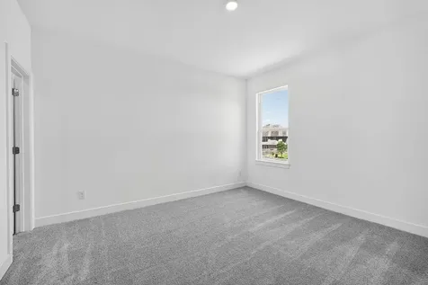 1677 Birch Lake Bend Friendswood TX 77546