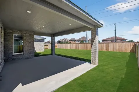1677 Birch Lake Bend Friendswood TX 77546