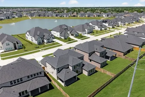 1677 Birch Lake Bend Friendswood TX 77546