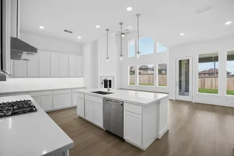 1677 Birch Lake Bend Friendswood TX 77546