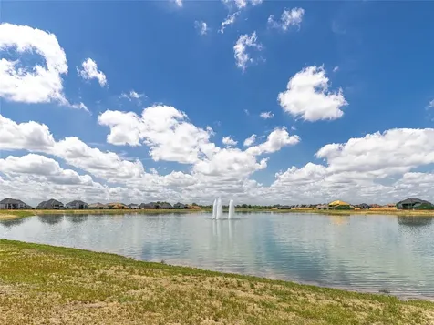 1677 Birch Lake Bend Friendswood TX 77546