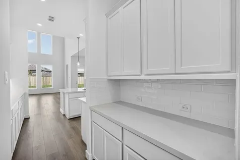 1677 Birch Lake Bend Friendswood TX 77546