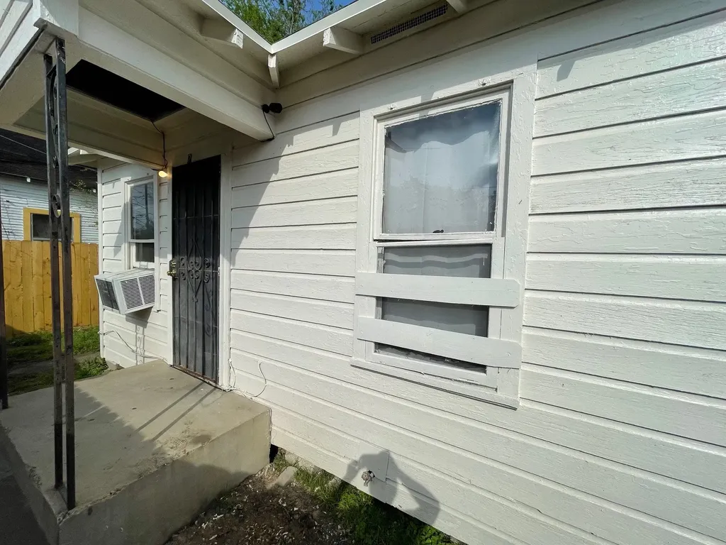 2721 Napoleon Street Houston TX 77004