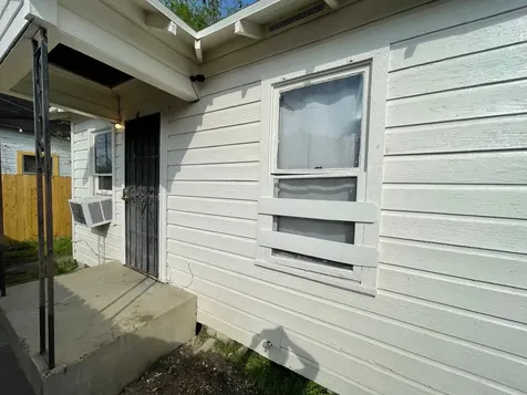 2721 Napoleon Street Houston TX 77004
