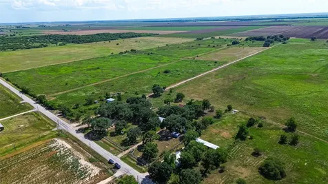 9205 County Road 273 East Bernard TX 77435