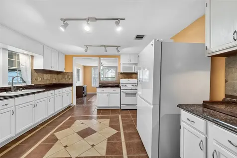 9205 County Road 273 East Bernard TX 77435