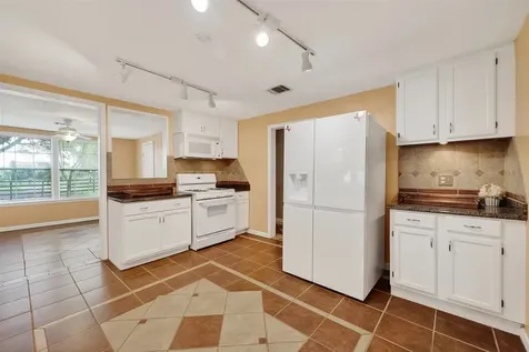 9205 County Road 273 East Bernard TX 77435