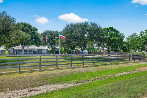 9205 County Road 273 East Bernard TX 77435