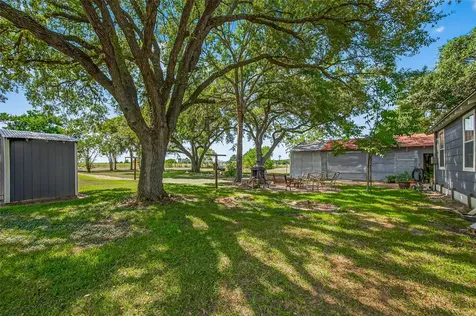 9205 County Road 273 East Bernard TX 77435