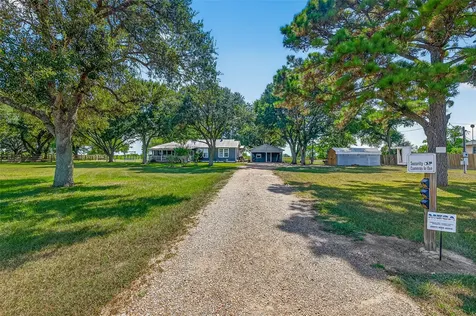 9205 County Road 273 East Bernard TX 77435