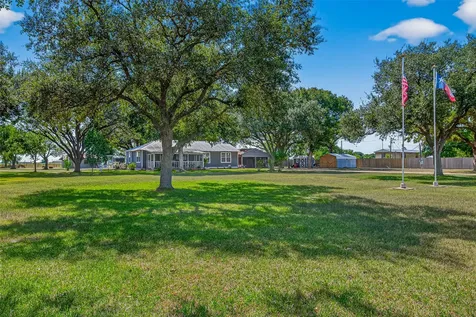 9205 County Road 273 East Bernard TX 77435