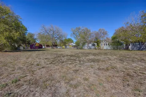 507 South Street Schulenburg TX 78956