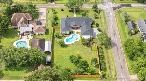 698 Orange Grove Street League City TX 77573