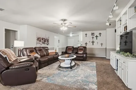 601 Rogers Street Normangee TX 77871