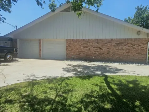 601 Rogers Street Normangee TX 77871