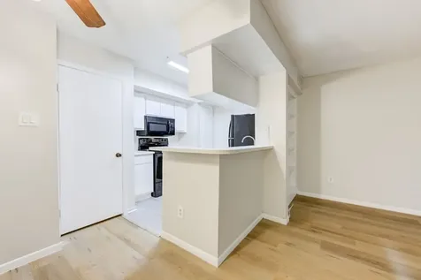 2800 Jeanetta Street 1407 Houston TX 77063