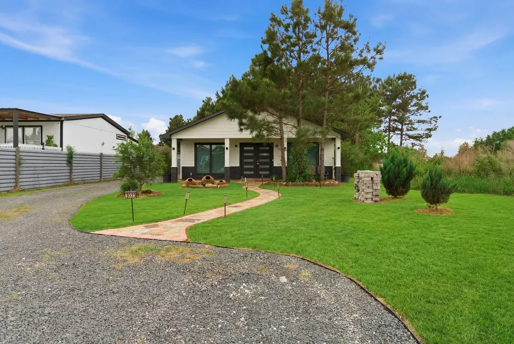 1023 Road 5606 Cleveland TX 77327