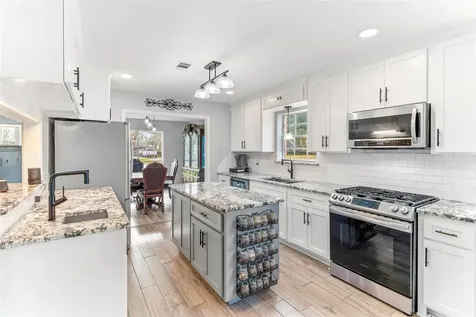 105 Poinciana Street Lake Jackson TX 77566