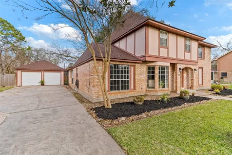 105 Poinciana Street Lake Jackson TX 77566