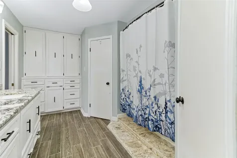 105 Poinciana Street Lake Jackson TX 77566