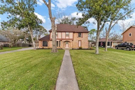 105 Poinciana Street Lake Jackson TX 77566