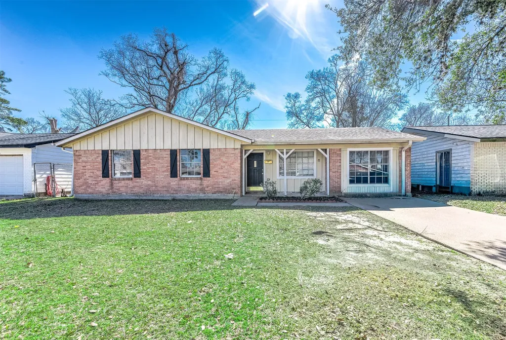 6110 Guadalupe Street Houston TX 77016