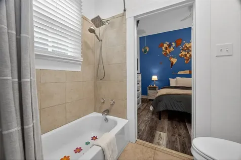615 7th Street Galveston TX 77550