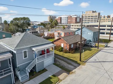 615 7th Street Galveston TX 77550