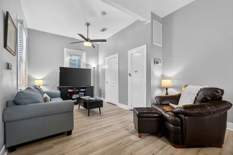 615 7th Street Galveston TX 77550