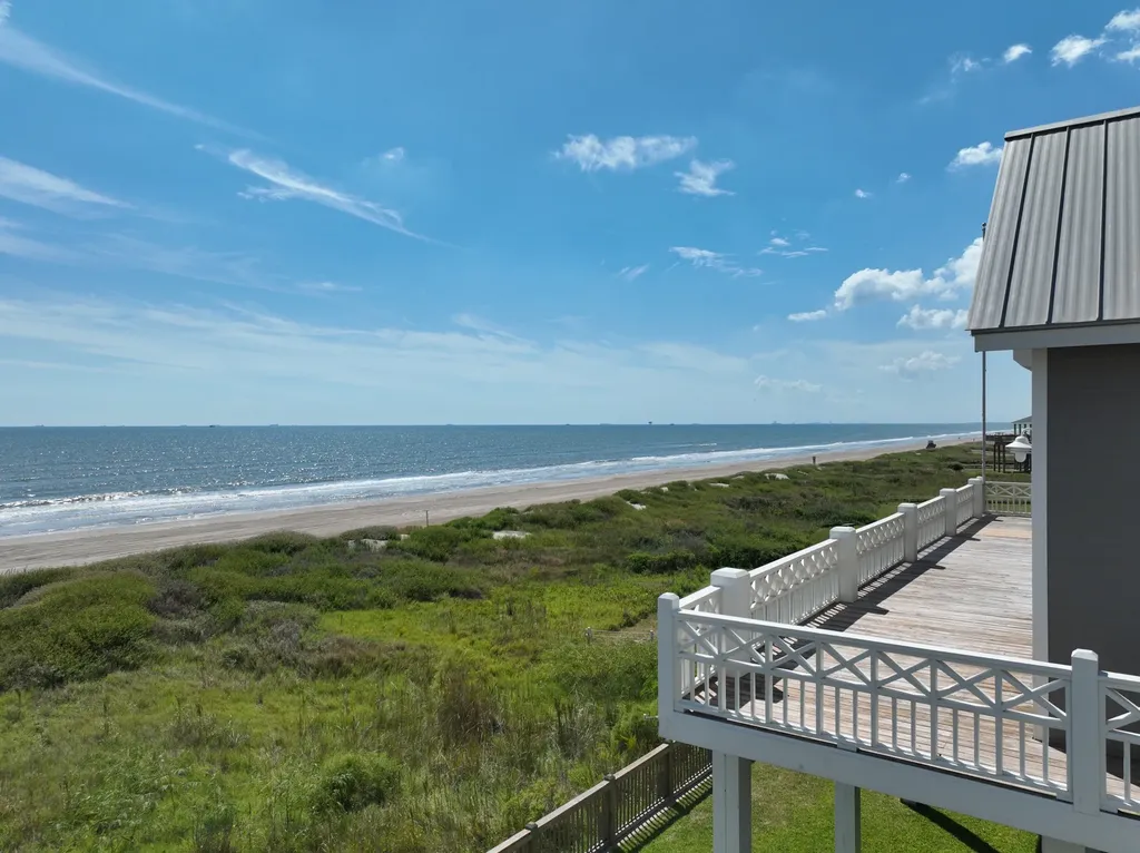 3450 Smiths Point Crystal Beach TX 77650