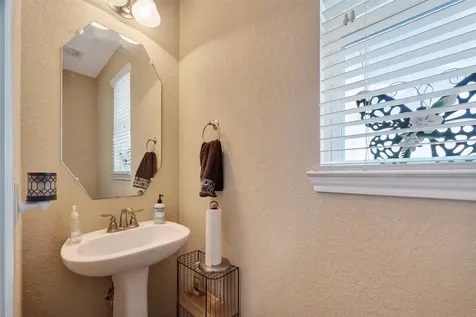3418 Barbers Hill Road Highlands TX 77562