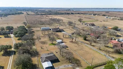 3418 Barbers Hill Road Highlands TX 77562