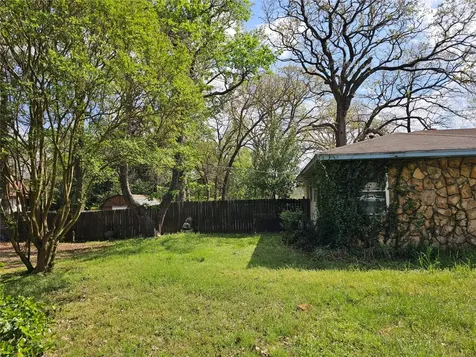 216 Westwood Road Palestine TX 75803