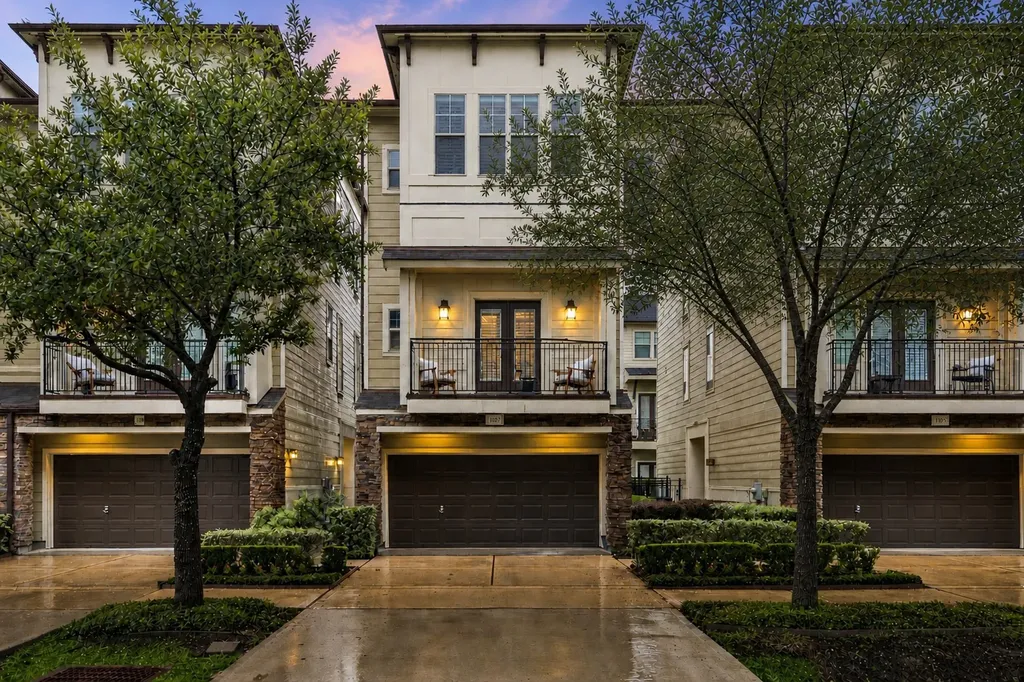 1107 W 24th Street Houston TX 77008