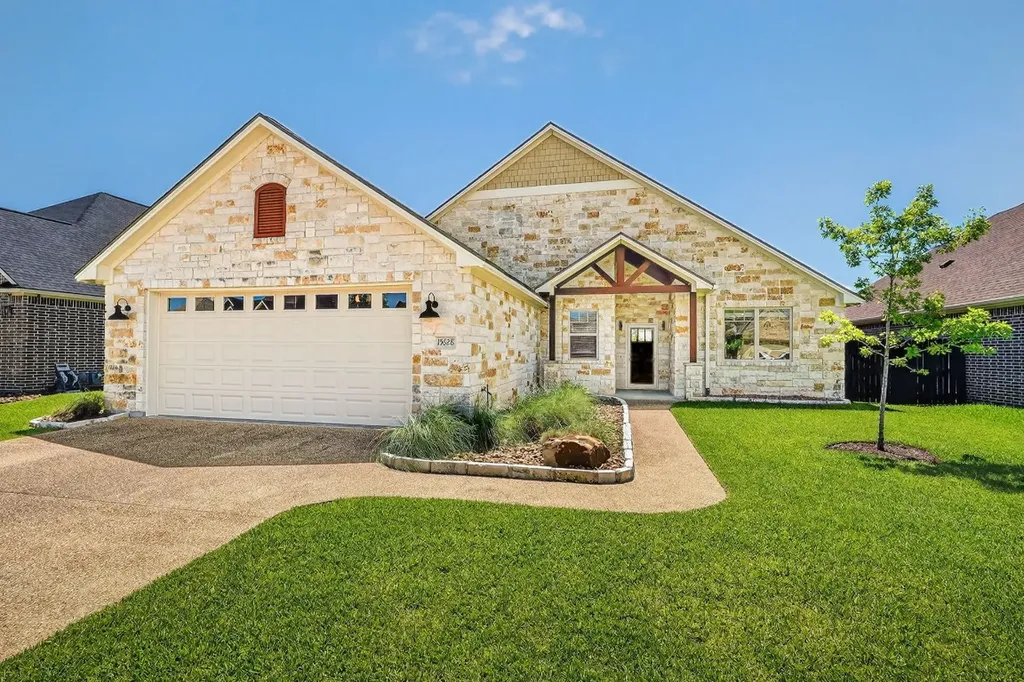 15628 Shady Brook Lane College Station TX 77845