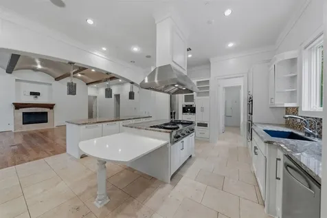 11714 Memorial Drive Houston TX 77024