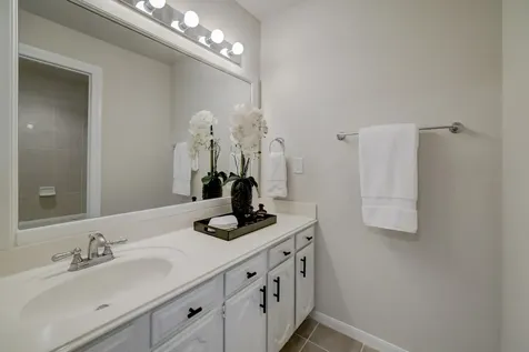 1201 Bering Drive 68 Houston TX 77057