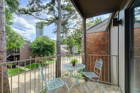 1201 Bering Drive 68 Houston TX 77057