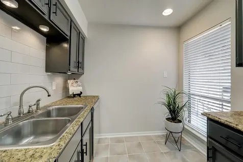 1201 Bering Drive 68 Houston TX 77057